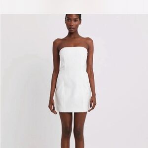 Elegant White Strapless Dress